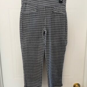 Black and White Houndstooth Capris